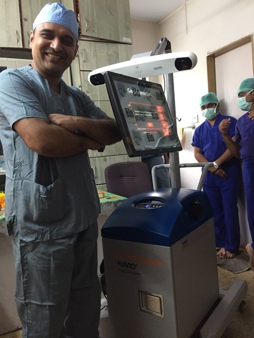 Knee replacement surgery using robot by Dr Hrushikesh Saraf|Dr. Saraf's Joints Clinic|Karve Road ,Pune