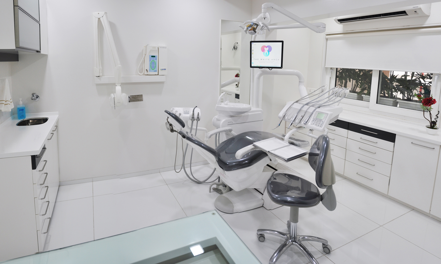 Banner of The White Arch Dental Centre