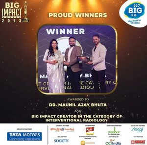 Photo : Dr Maunil Bhuta received an award for creating big impact in the catagory of interventional Radiology