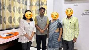 Photo : happy patients of knee replacement