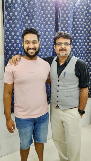 Photo : Happy Patient with Dr. Nakul Shah