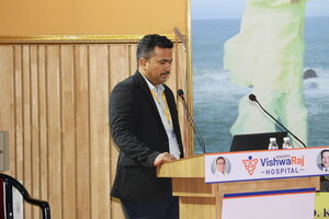Photo : Dr. Pramod Surve presenting at conference
