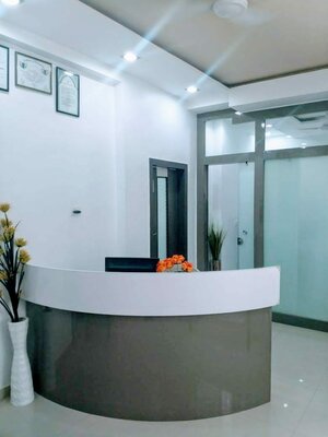 Photo : Reception at Dr. Dixit\'s Advanced Dental Care