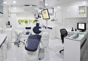 Photo : The White Arch Dental Centre &amp; team