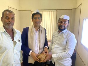 Patients expressing gratitude for Dr. Ajay Kothari - Dr. Ajay Kothari - Spine Surgeon | Shivaji Nagar, Pune