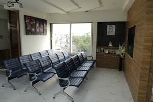 Dr Ishwar Zanwar- Ishwar Heart Clinic