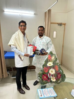 Patients expressing gratitude for Dr. Ajay Kothari - Dr. Ajay Kothari - Spine Surgeon | Shivaji Nagar, Pune