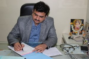 Photo : Knee Replacement Expert