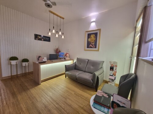 Building/Team/staff photo: Beyond Aesthetics by ns3